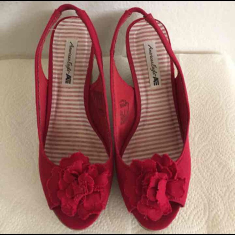 AE Cute Red Wedge, Size 7